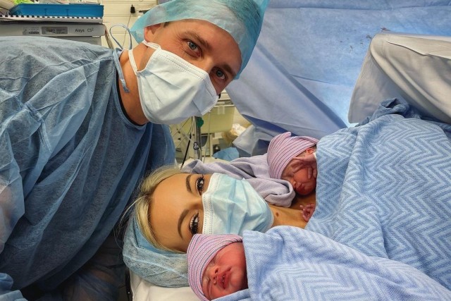 Miss World 2013 Rosanna Davison melahirkan anak kembar.  Foto: Instagram/@rosannadavison