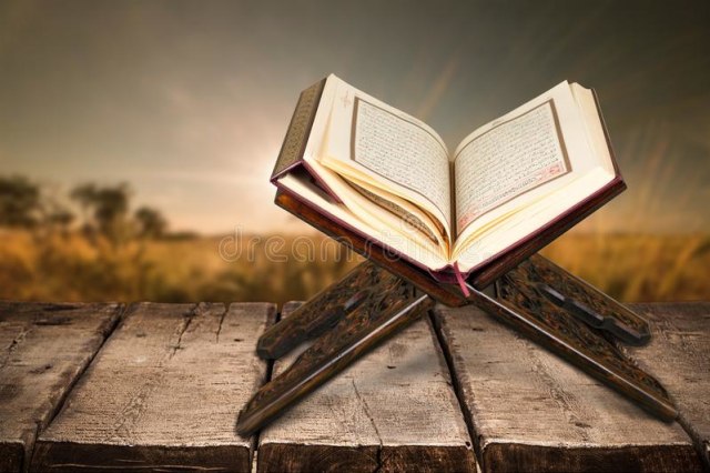 Alquran. Sumber: Dreamstime.com