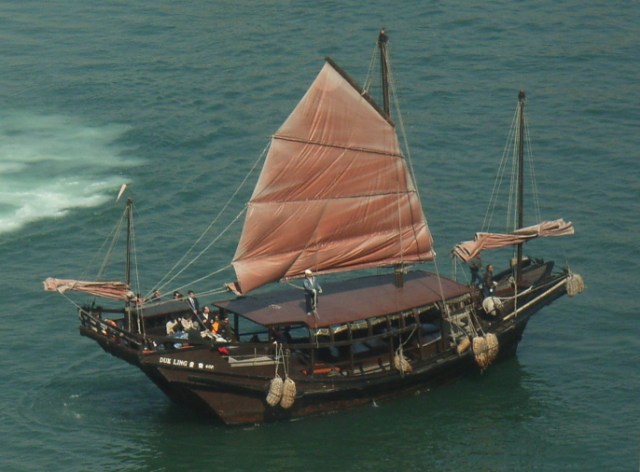 Kapal jung. Sumber: Wikimedia Commons