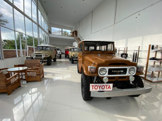 Showroom RR Otomotif Jogja, spesialis Toyota Hardtop bekas. Foto: dok. RR Otomotif Jogja