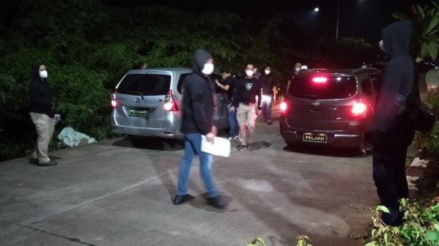 Rekonstruksi di titik pertama peristiwa penembakan enam pengawal Habib Rizieq. Foto: Ali Khumaini/ANTARA