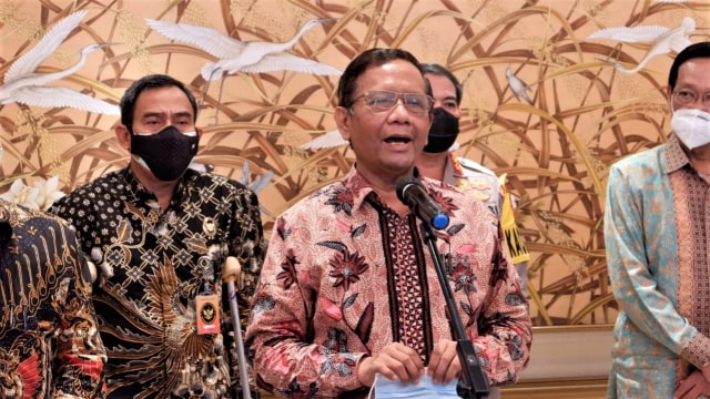 Menkopolhukam Mahfud MD usai acara Refleksi dan Proyeksi Pelaksanaan Pilkada Serentak di Hotel Melia Purosani, Yogyakarta, Senin (14/12). Foto: Arfiansyah Panji Purnandaru/kumparan
