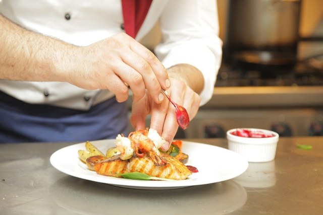 Ilustrasi teknik mengolah makanan. Foto: Pixabay