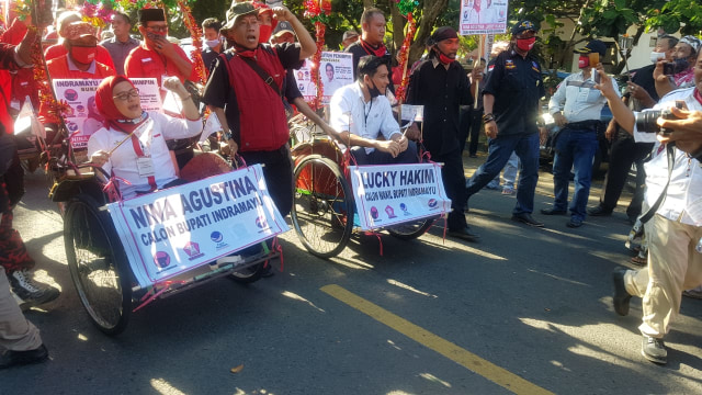 Pasangan calon (Paslon) Bupati dan Wakil Bupati Indramayu nomor urut empat, Nina Agustina-Lucky Hakim unggul dalam penghitungan suara atau real count KPU. (Dok.ciremaitoday)