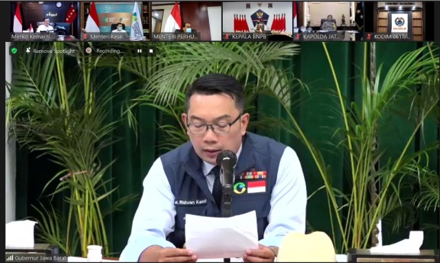 Gubernur Jawa Barat Ridwan Kamil pada Rapat Koordinasi Penanganan Covid-19 secara virtual, Senin (14/12). Foto: Kemenko Bidang Kemaritiman dan Investasi