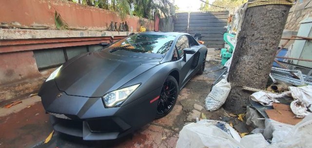 Honda Civic disulap jadi Lamborghini Aventador. Foto: dok. CarToq