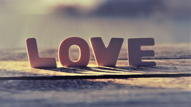 Nontoni adalah salah satu prosesi adat di Jawa yang masih bertahan hingga hari ini. Foto. dok: Pixabay