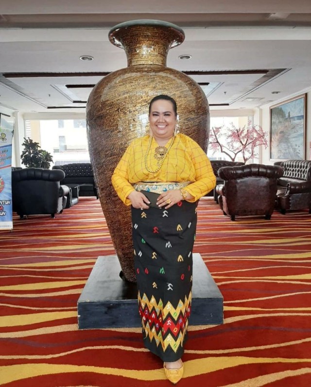 Pedangdut Aty Kodong. Foto: Instagram @aty_ratu_kodong