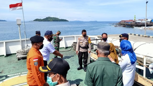 Pengecekan sejumlah armada kapal laut jelang natal dan tahun baru 2020 di Pelabuhan Dede Tolitoli. Foto: Moh. Sabran/PaluPoso