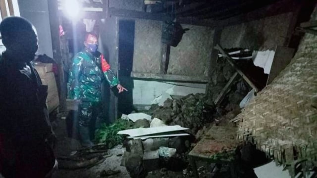 Salah satu lokasi tanah longsor melanda Brebes pada Senin (15/12/2020) kemarin. (Foto: Dok. Kodim Brebes)