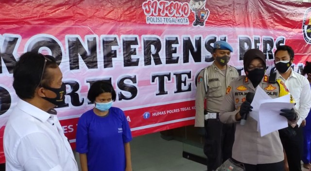 Kapolres Tegal Kota AKBP Rita Wulandari memberikan keterangan dalam ungkap kasus penculikan anak dengan menghadirkan pelaku di Mapolres setempat, Senin (14/12/2020).
