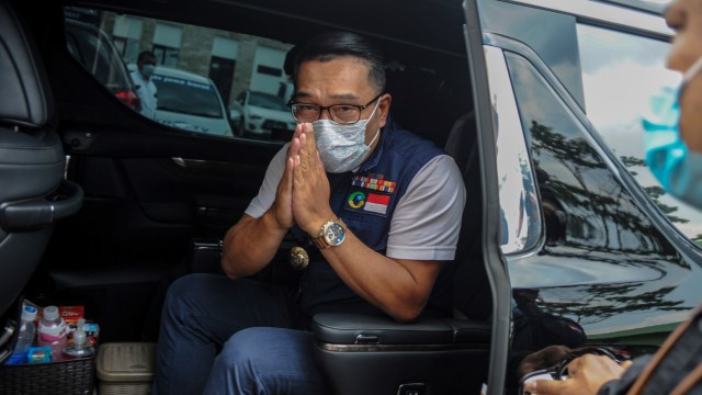 Gubernur Jawa Barat Ridwan Kamil usai menjalani pemeriksaan di Ditreskrimum Polda Jabar, Bandung, Jawa Barat, Rabu (16/12). Foto: Raisan Al Farisi/ANTARA FOTO