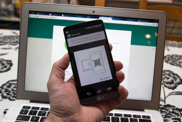 Menggunakan WhatsApp Web di Lpatop Foto: dok Pocket-lint