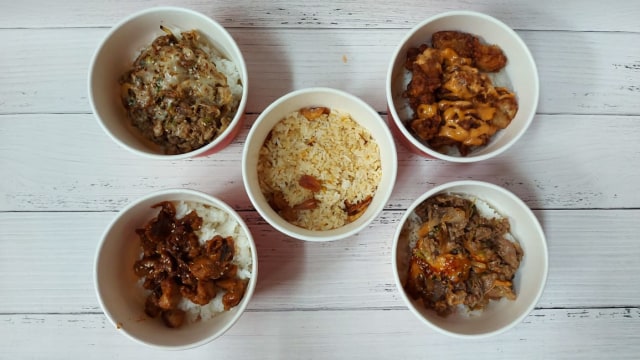 Aneka menu rice bowl ala Komorebi Foto: Azalia Amadea/Kumparan