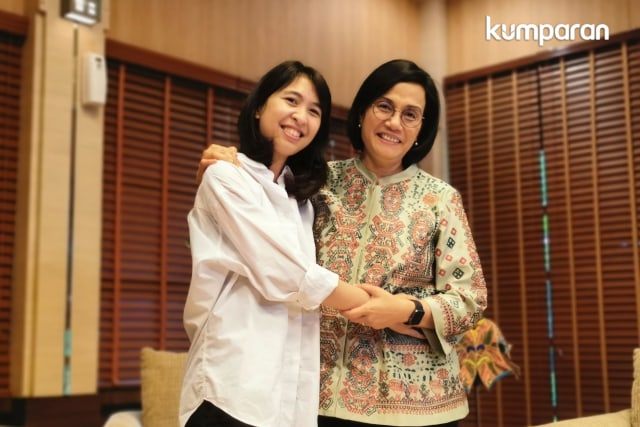 Momen hangat Menteri Keuangan Sri Mulyani bersama dengan menantunya, Hana Fadhilah. Foto: Kemenkeu RI