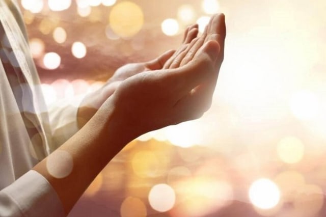 Ilustrasi berdoa selamat ulang tahun. Foto: iStockphoto
