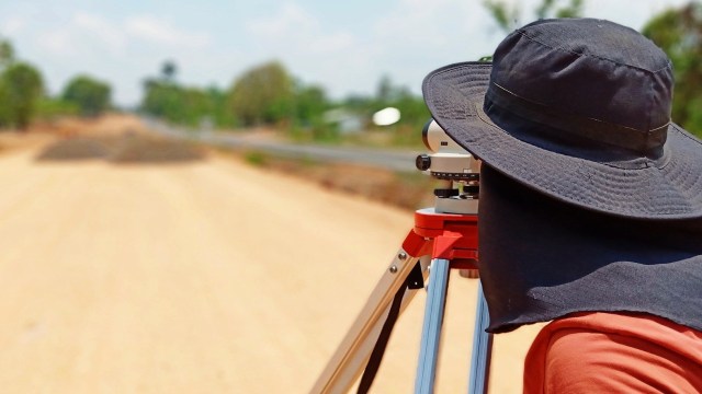 Ilustrasi mengukur tanah. Foto: Pixabay