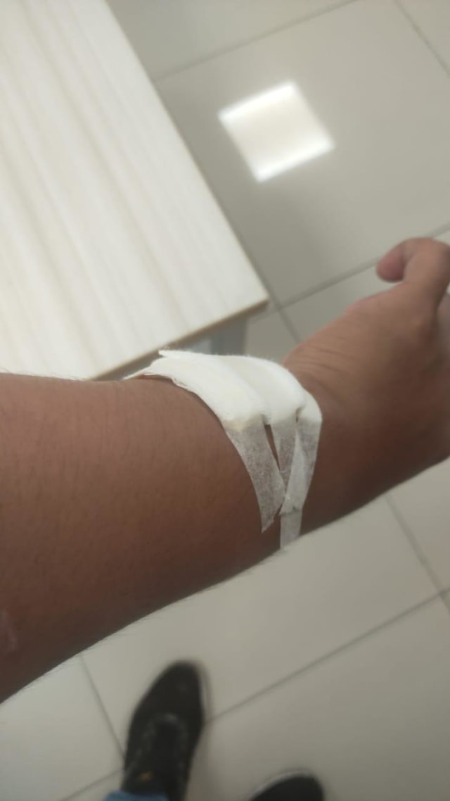 2 anggota polisi terkena senjata tajam saat bubarkan aksi demo. Foto: Dok. Istimewa