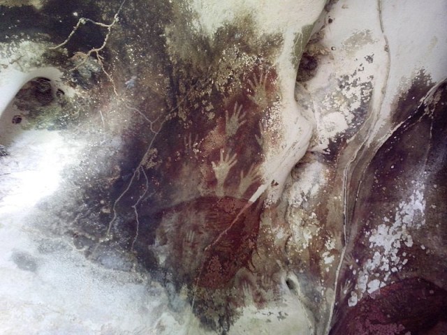Seni cadas. Sumber: Wikimedia Commons
