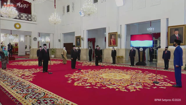 Pelantikan Anggota Komisi Yudisial di Istana Negara, Jakarta, Senin (21/12).  Foto: Youtube/@ Sekretariat Presiden