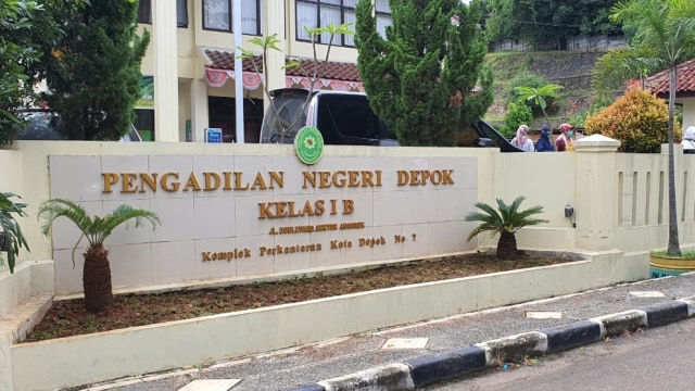 Suasana sidang perdana petinggi KAMI Syahganda Nainggolan di PN Depok. Foto: Dok. Istimewa