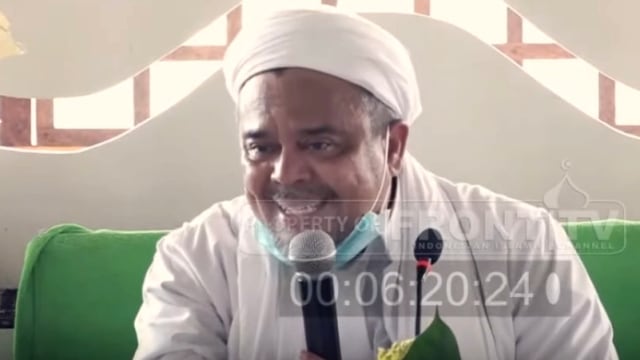 Habib Rizieq jelaskan lahan pesantren Markaz Syariah Megamendung. Foto: Front TV