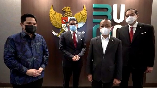 Menparekraf Sandiaga Uno bersama Menteri BUMN Erick Thohir, Kepala BKPM Bahlil Lahadalia, dan Menteri Perdagangan Muhammad Lutfi, di Kementerian BUMN, Rabu (23/12). Foto: Dok. Istimewa