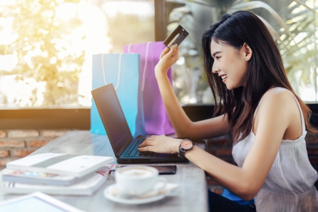 Ilustrasi belanja online. Foto: Shutterstock