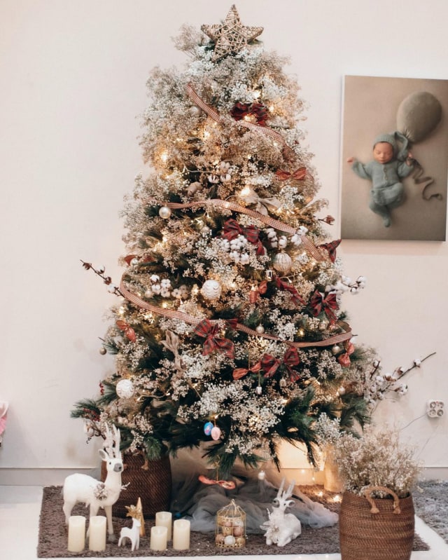 Pohon natal keluarga Chelsea Olivia. Foto: instagram @chelseaoliviaa