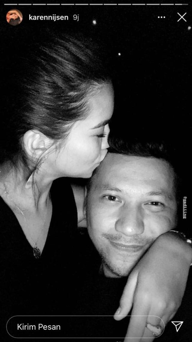 Karen Nijsen mencium Gading Marten. Foto: Instagram Story @karennijsen.