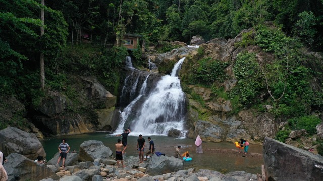 Air Terjun Suhom di Lhoong, Aceh Besar. Foto: Abdul Hadi/acehkini