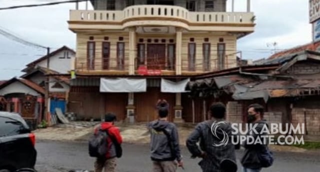 Rumah orang tua MDF di Kampung Ciwaru, Desa Hegarmanah, Kecamatan Karangtengah, Kabupaten Cianjur, tampak kosong. | Deden Abdul Aziz