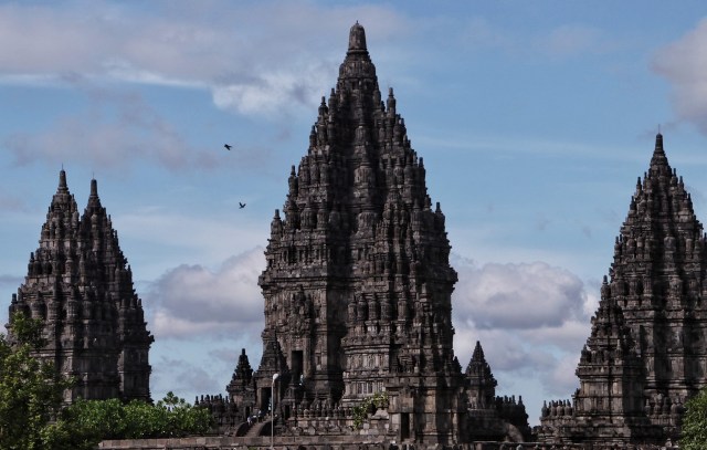 Candi Prambanan, peninggalan Hindu Buddha di Indonesia. Dok. PT TWC
