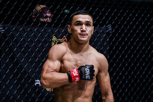Kairat Akhmetov bertemu Dae Hwan Kim dalam ajang ONE: COLLISION COURSE II yang tayang pada 25 Desember 2020 (ONE Championship)