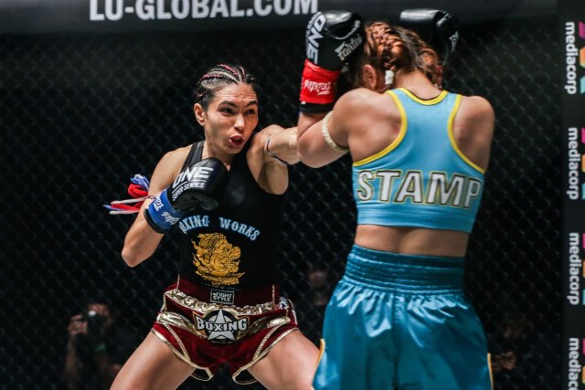 Laga rematch antara Janet Todd menghadapi Stamp Fairtex menjadi duel terbaik di ONE Super Series sepanjang 2020 (ONE Championship) 