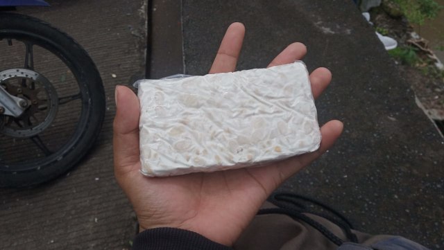 Tempe di Pasar Badung, Bali - WIB