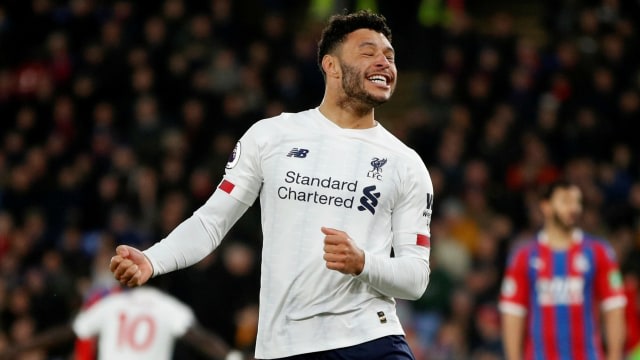 Pemain Liverpool Alex Oxlade-Chamberlain saat melawan Crystal Palace di Stadion Selhurst Park, London, Inggris. Foto: John Sibley/ via REUTERS