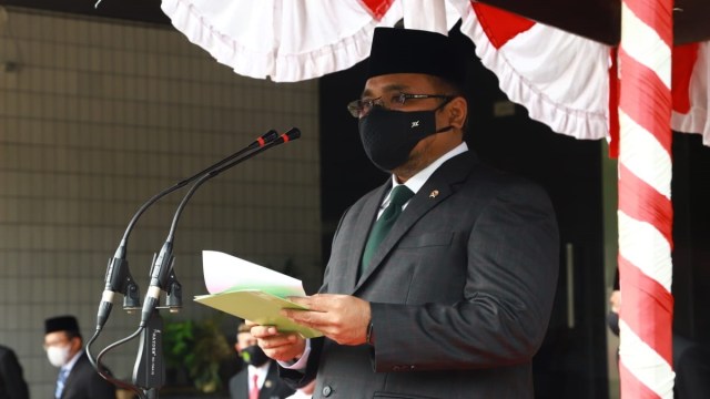 Menag Yaqut Cholil Qoumas saat memimpin upacara Peringatan Hari Amal Bakti (HAB) ke-75 Kemenag di Kantor Kemenag, Lapangan Banteng, Jakarta Pusat, Selasa (5/1/2021). Foto: Dok. Kementerian Agama RI