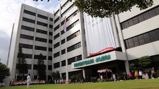 Upacara Peringatan Hari Amal Bakti (HAB) ke-75 Kemenag di Kantor Kemenag, Lapangan Banteng, Jakarta Pusat, Selasa (5/1/2021). Foto: Dok. Kementerian Agama RI