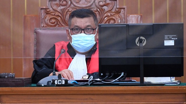 Hakim tunggal Akhmad Sayuti memimpin jalannya sidang praperadilan penetapan tersangka Muhammad Rizieq Shihab di Pengadilan Negeri Jakarta Selatan, Selasa (5/1).  Foto: Sigid Kurniawan/ANTARA FOTO