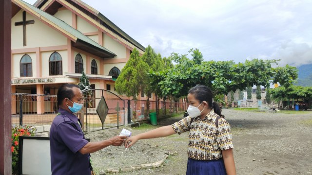 Sekolah tatap muka di Serui, Kabupaten Kepulauan Yapen. (BumiPapua.com/Agies Sitanggang)
