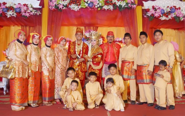 Pakaian adat Jambi. Foto: adatindonesia.org