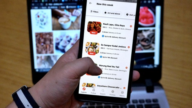 Ilustrasi memesan makanan di Gofood. Foto: Melly Meiliani/kumparan