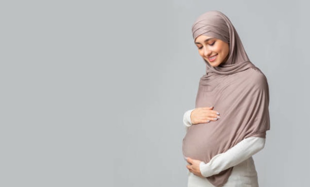 Membaca Surat Maryam untuk Buah Hati dalam Kandungan Foto: dok iStock