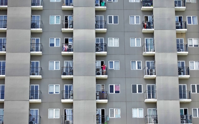 Suasana kompleks hunian vertikal atau apartemen di kawasan Kembangan, Jakarta. Foto: Reno Esnir/ANTARA FOTO