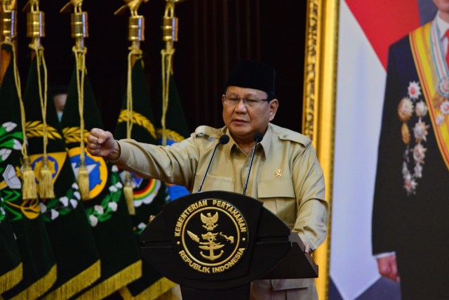 Menhan Prabowo Subianto dalam pelaksanaan Rapat Pimpinan Kementerian Pertahanan (Rapim Kemhan) hari ke-2 yang dilaksanakan di kantor Kemhan, Jakarta, Rabu (13/1). Foto: Kemhan RI