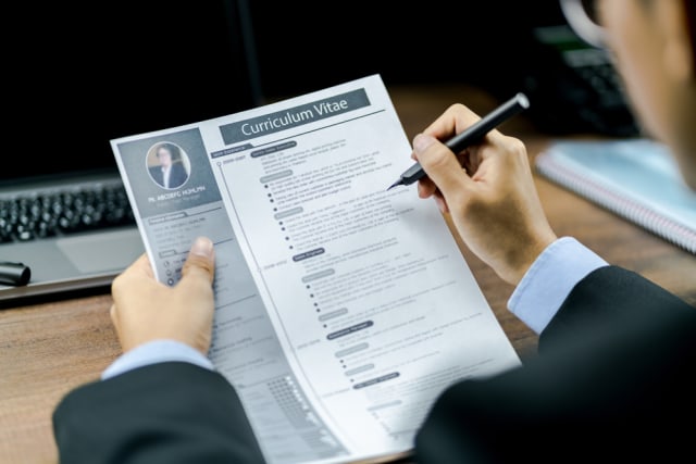 Contoh resume bahasa Inggris sumber: Shutterstock