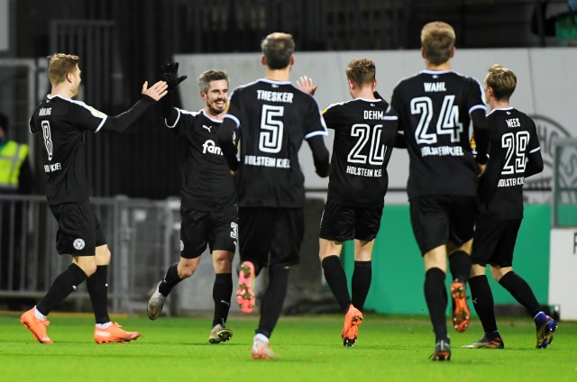 Holstein Kiel vs Bayern Muenchen. Foto: REUTERS/Fabian Bimmer