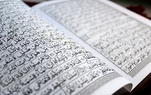 Bacaan Alquran. Foto: Freepik