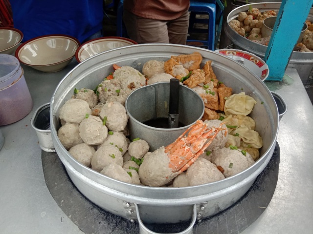 Bakso Mercon Kuah Ndower Bang Hasan. Foto: Feni Yusnia